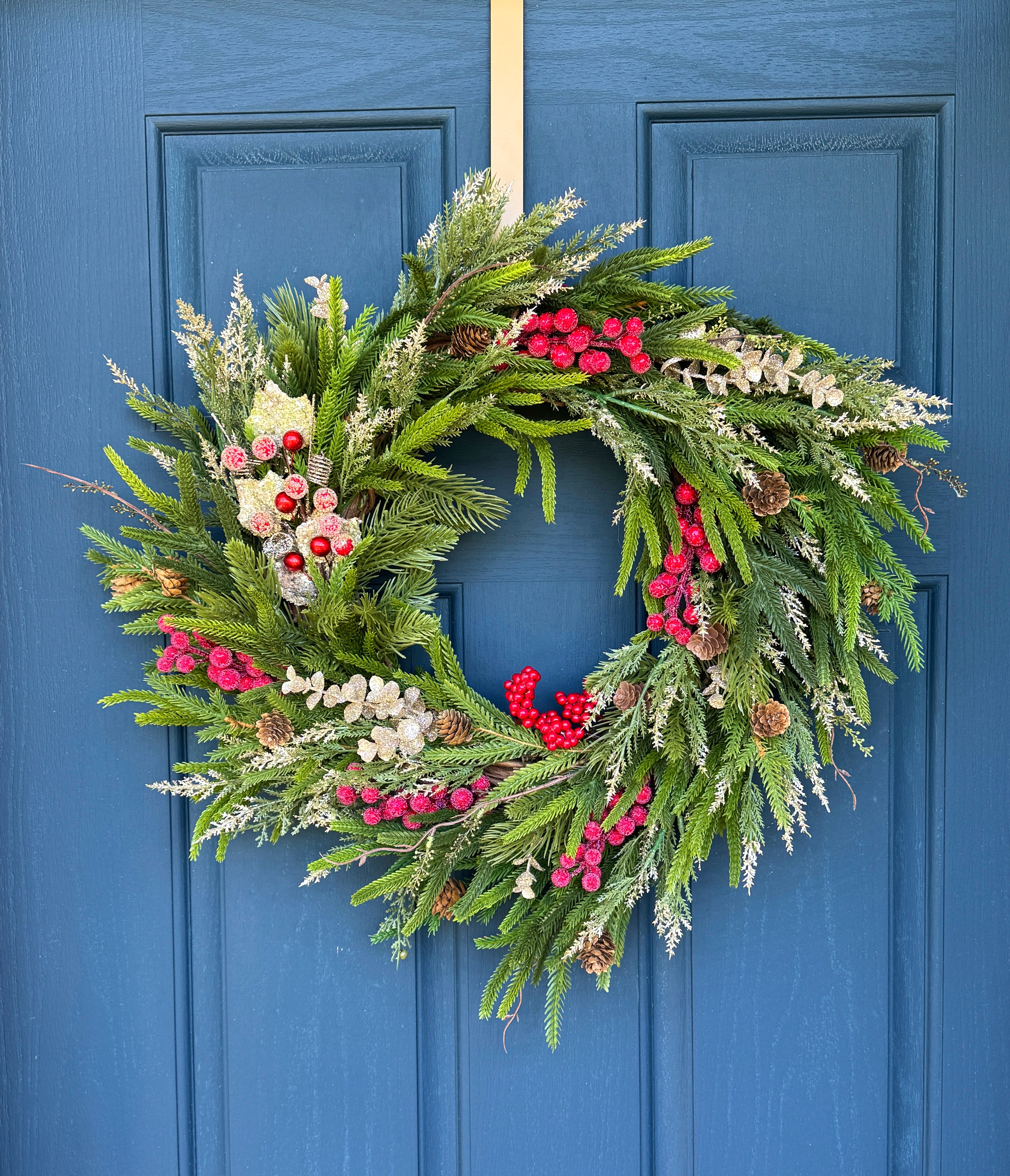 Red Berry Evergreen Holiday Wreath